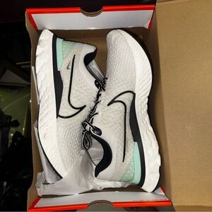 Nike White and Black Athletic Sneakers